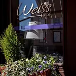 Weiss 3*